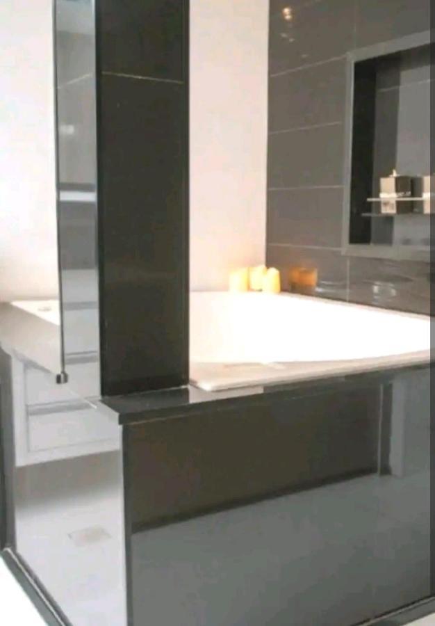 Apartmán Apart Luxo No Centro Com Hidromassagem Curitiba Exteriér fotografie